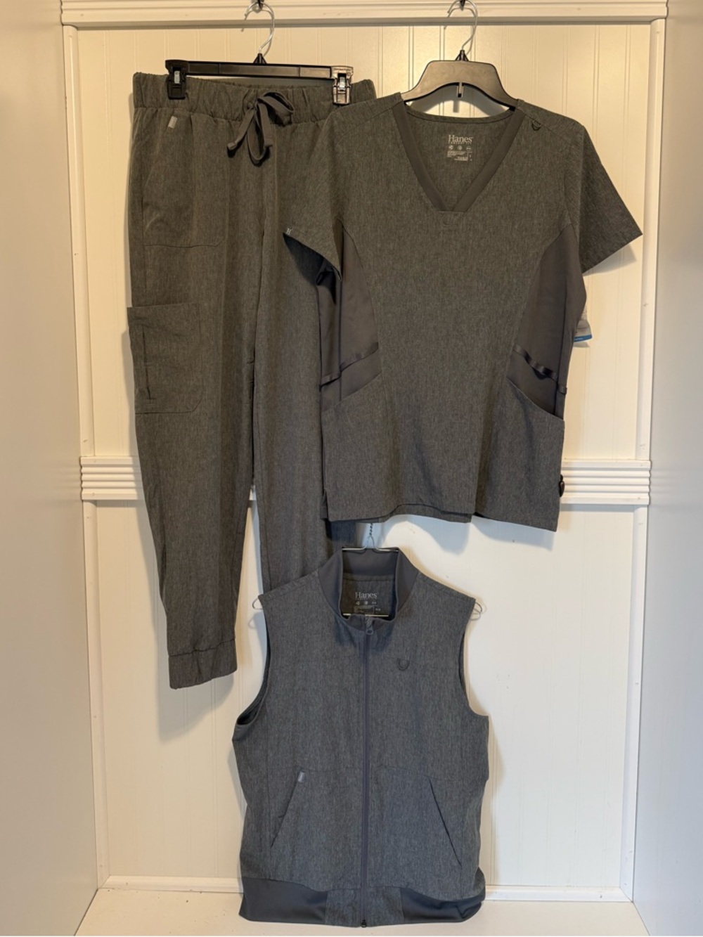 3 PIECE Scrub Set!! Hanes Charcoal Grey Vest/Cargo Joggers/and scrub top.